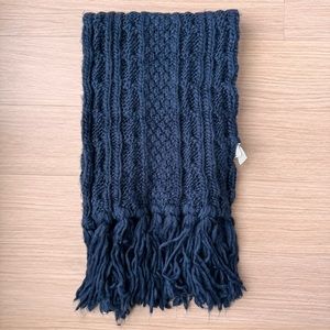 Old Navy Navy Blue Chunky Knit Scarf Winter Fringe Cozy Y2K Fisherman Fall Cabin